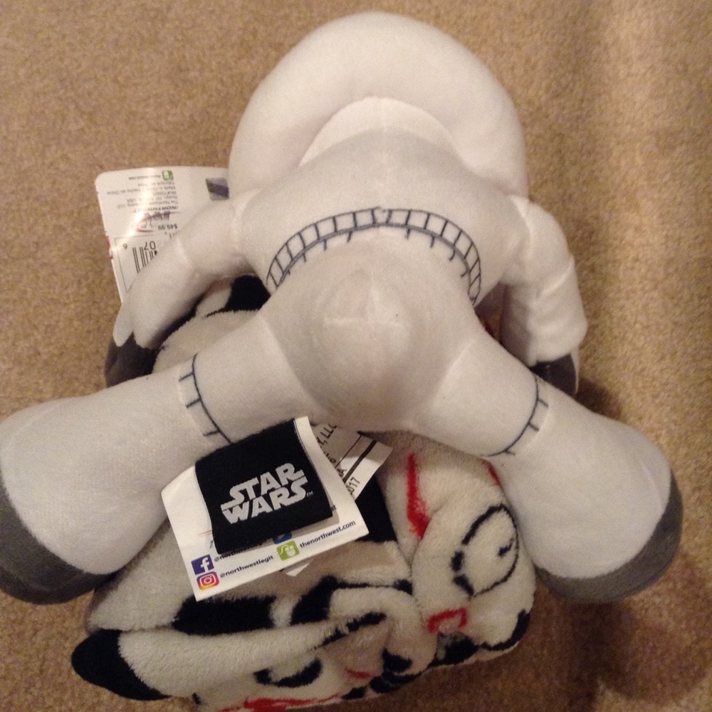 NWT! STAR WARS Imperial Stormtrooper! Plush &Throw - Picture 2 of 8